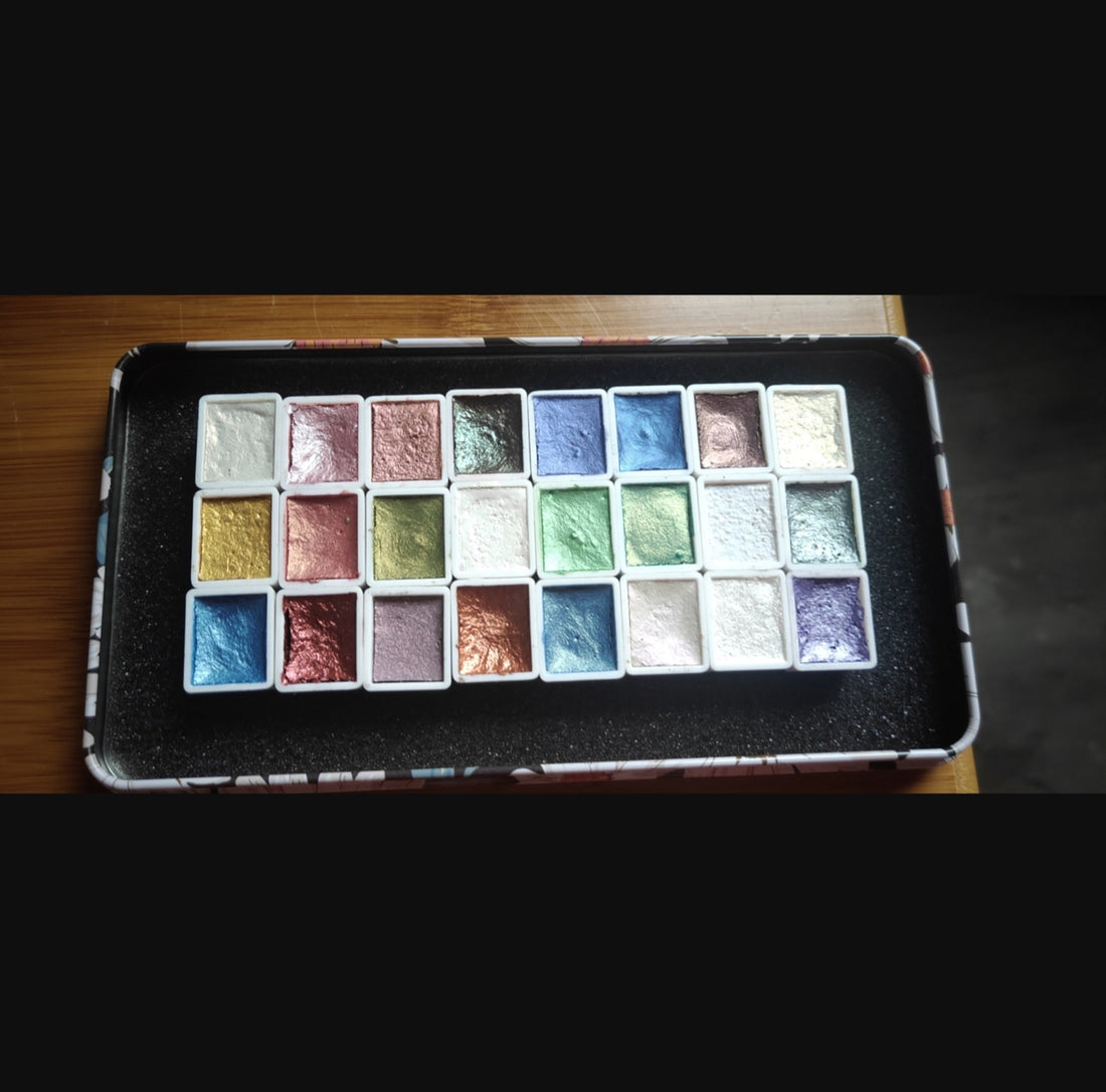 Paleta de 12 acuarelas perladas